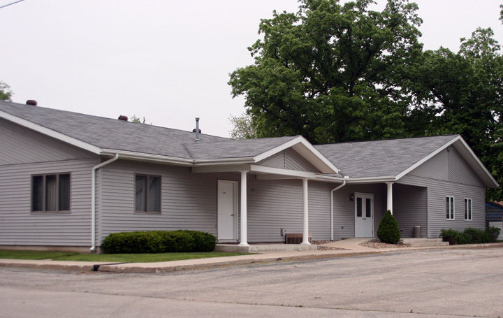 Conway-Markham Funeral Home & Cremation Services - New Hampton, IA - Slider 2